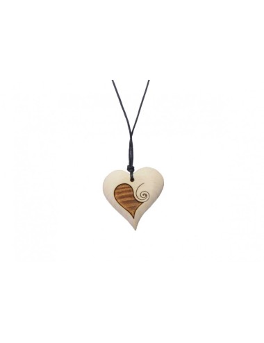 Collier en pin coeur entier