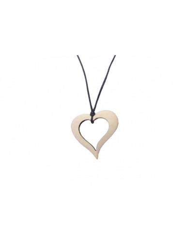 Collier en pin coeur découpé