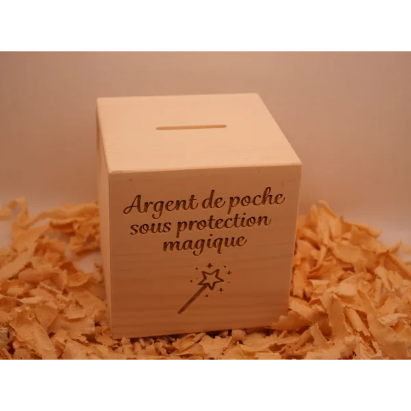 Tirelire artisanale pin d’arolle – Protection magique | 10×10,5 cm