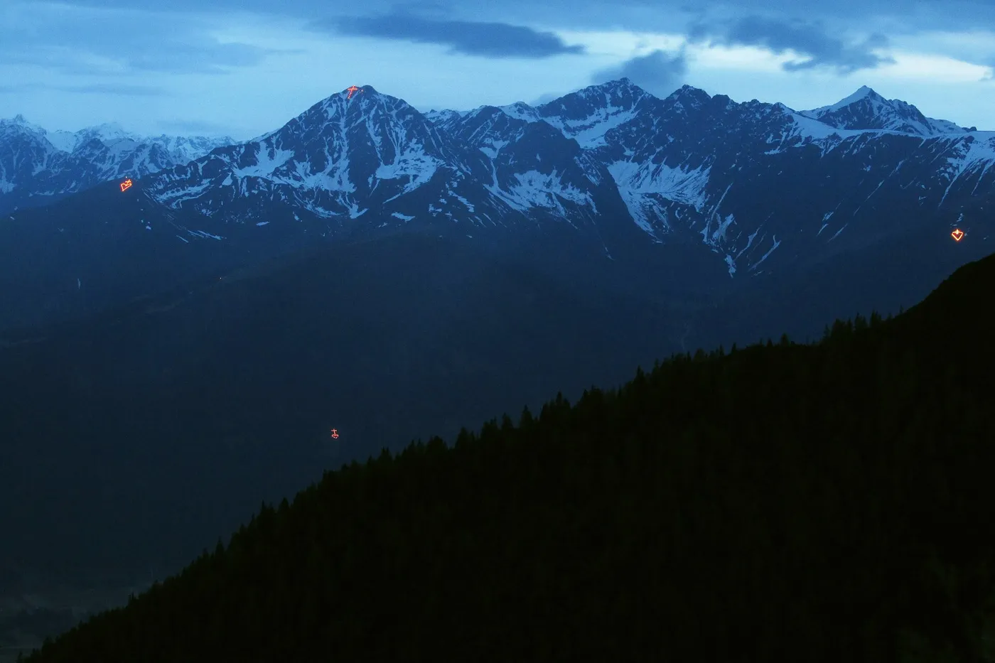 Bergfeuer, gesehen vom Solsteinhaus (Karwendel).