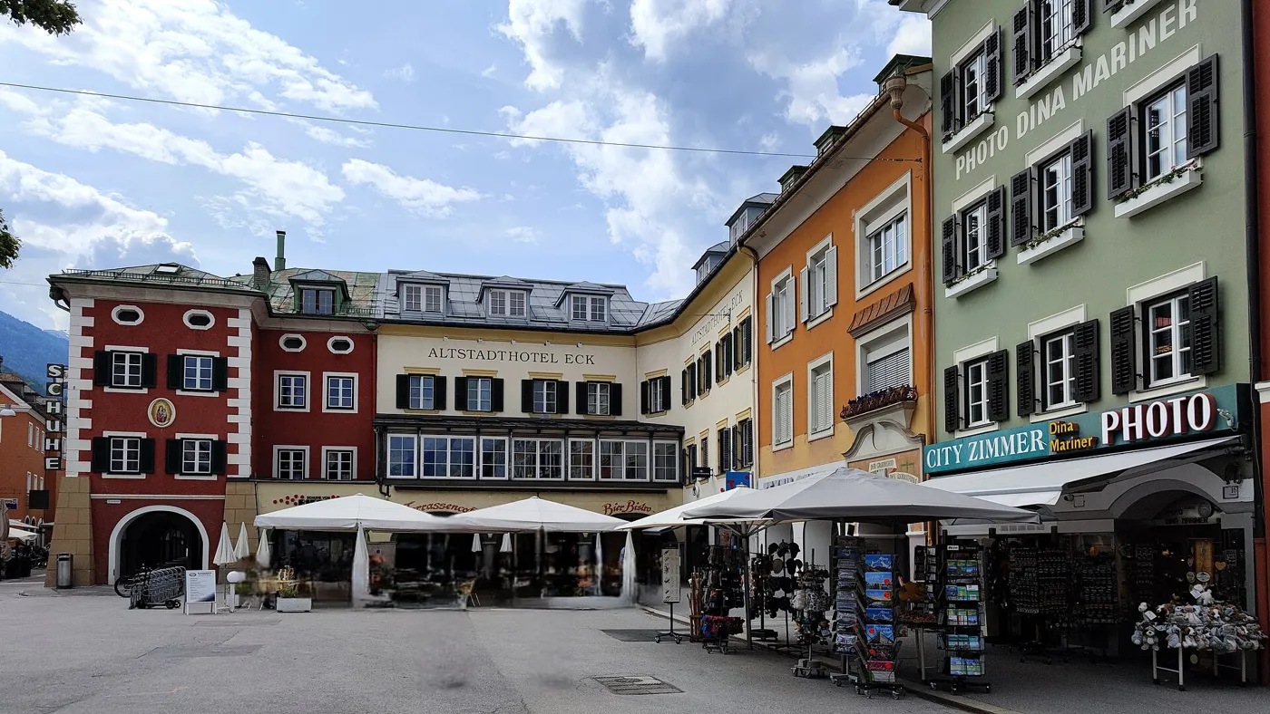 La place principale (Hauptplatz) de Lienz, chef-lieu du Tyrol oriental.