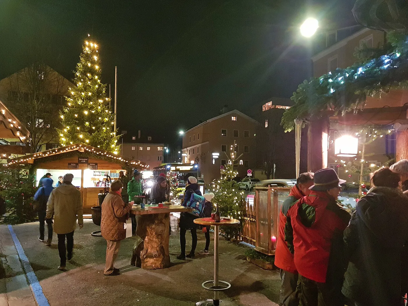 Le petit marché de St. Nikolaus, sur l'autre rive de l'Inn (novembre 2018).