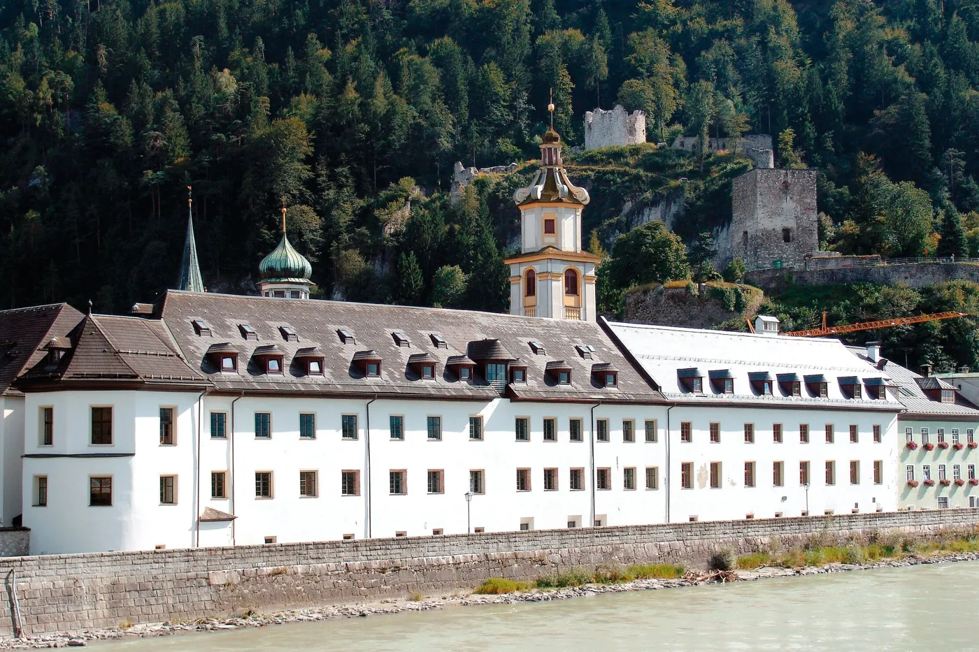 L’ancien couvent des Augustins au bord de l’Inn, qui abrite aujourd’hui l’Augustinermuseum.